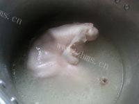 美味的猪肚莲子汤做法图解7)
