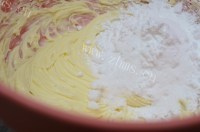 色泽鲜亮的花生酱曲奇做法图解1)