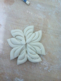自制菊花馒头做法图解7)