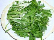 秀色可餐的韭菜炒豆腐做法图解1)