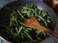 家常菜干煸豆角做法图解10)