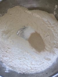 色泽鲜亮的豆沙包做法图解1)
