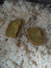 美味的咖喱炒饭做法图解9)