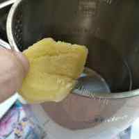 暖心暖胃的红枣枸杞姜糖茶的做法图解四