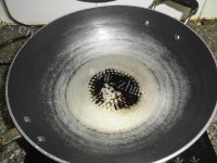 家常菜葱花煎蛋做法图解6)