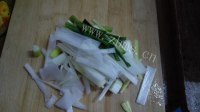 美味的葱油拌面做法图解2)