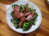 家常菜火腿炒西兰花