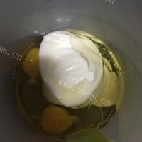 美味佳肴般的酸奶蛋糕做法图解3)