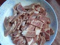 营养丰富的冬瓜炒肉片做法图解2)