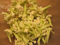 家常菜干煸菜花做法图解1)