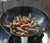 好吃的孜然鸡翅做法图解7)