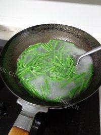 味道不错的凉拌豇豆做法图解9)