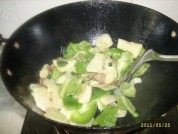 青椒炒土豆片做法图解5)
