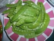 家常荷兰豆炒肉片做法图解2)