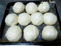 豆沙馅餐包做法图解9)