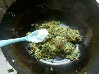 味道不错的香椿煎蛋做法图解7)