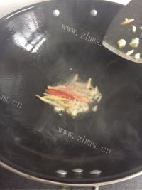 唇齿留香的炒鱿鱼做法图解5)