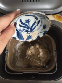 芳香四溢的北海道面包做法图解4)