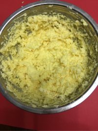 妈妈最爱的切达芝士酥饼做法图解8)
