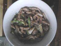 「DIY」肉片炒豆干做法图解3)