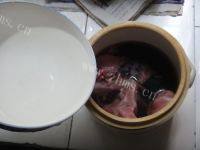 口感不错的黑豆排骨汤做法图解5)