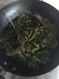 好吃的香椿炒蛋做法图解2)