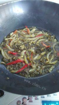 家常菜香辣酸菜肉片做法图解6)