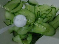 玉盘珍馐的凉拌黄瓜做法图解4)