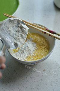 自制蔬菜鸡蛋饼做法图解9)
