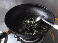 好吃的黑豆豉炒尖椒做法图解4)