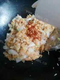 美味的白菜油豆腐蛋炒饭做法图解9)