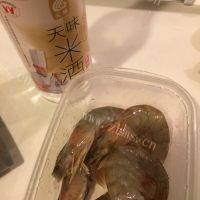 美味的茄汁焖大虾做法图解4)