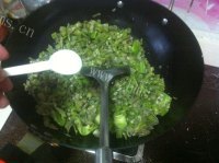 美味的青椒老豆角做法图解6)
