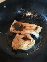 美味的卤猪颈肉做法图解3)