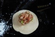 美味的生肉包做法图解6)