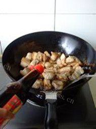 味道十足的红烧肉做法图解5)