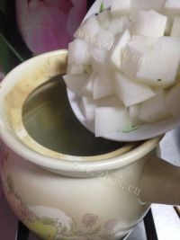 美味的羊排萝卜汤做法图解12)