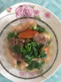 可口的肉条豆苗汤做法图解5)
