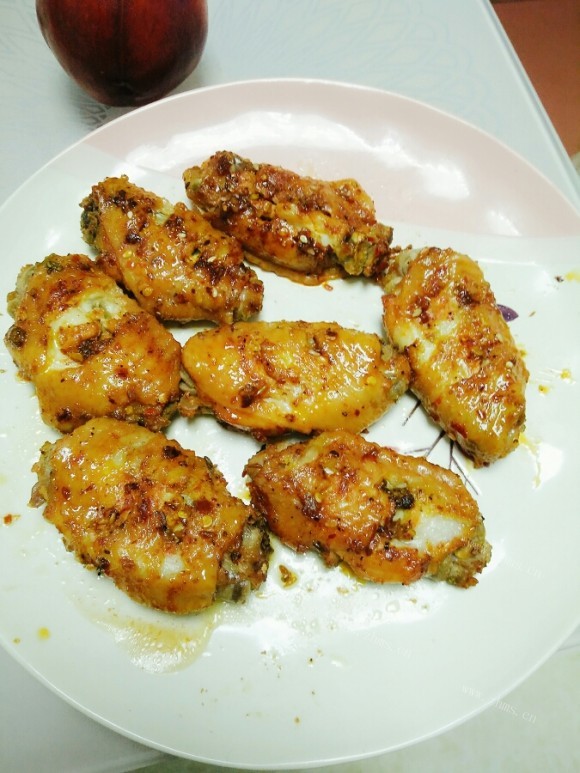 美味营养的香辣烤鸡翅