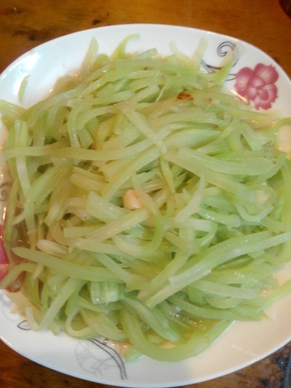 喷香的清炒莴笋丝