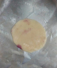 美味的紫薯冰皮月饼做法图解10)