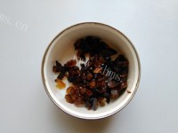 芝麻核桃糖做法图解4)