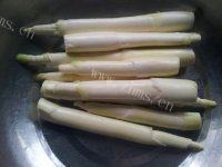 家常菜高笋炒肉丝做法图解4)