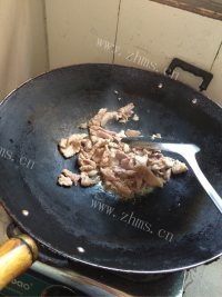 家常菜炒杏鲍菇做法图解2)