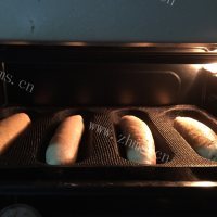 美味的热狗面包做法图解13)