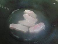 自创莲子百合瘦肉汤做法图解3)