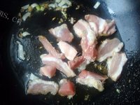 最爱的蒜苗炒肉做法图解4)