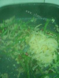 泡菜苕粉肉丝做法图解5)