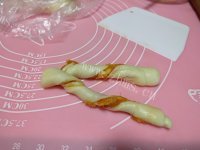 回味无穷的肉松面包卷做法图解15)