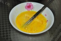 美味的石头炒蛋做法图解2)
